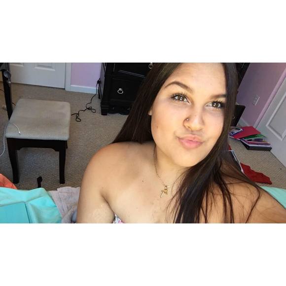 Meet your Posher, Danielle - Picture 1 of 1